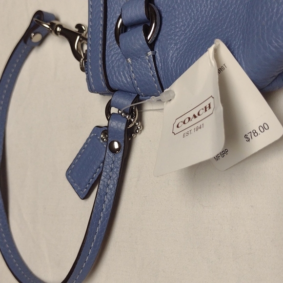 Coach Wristlet - Picture 3 of 4